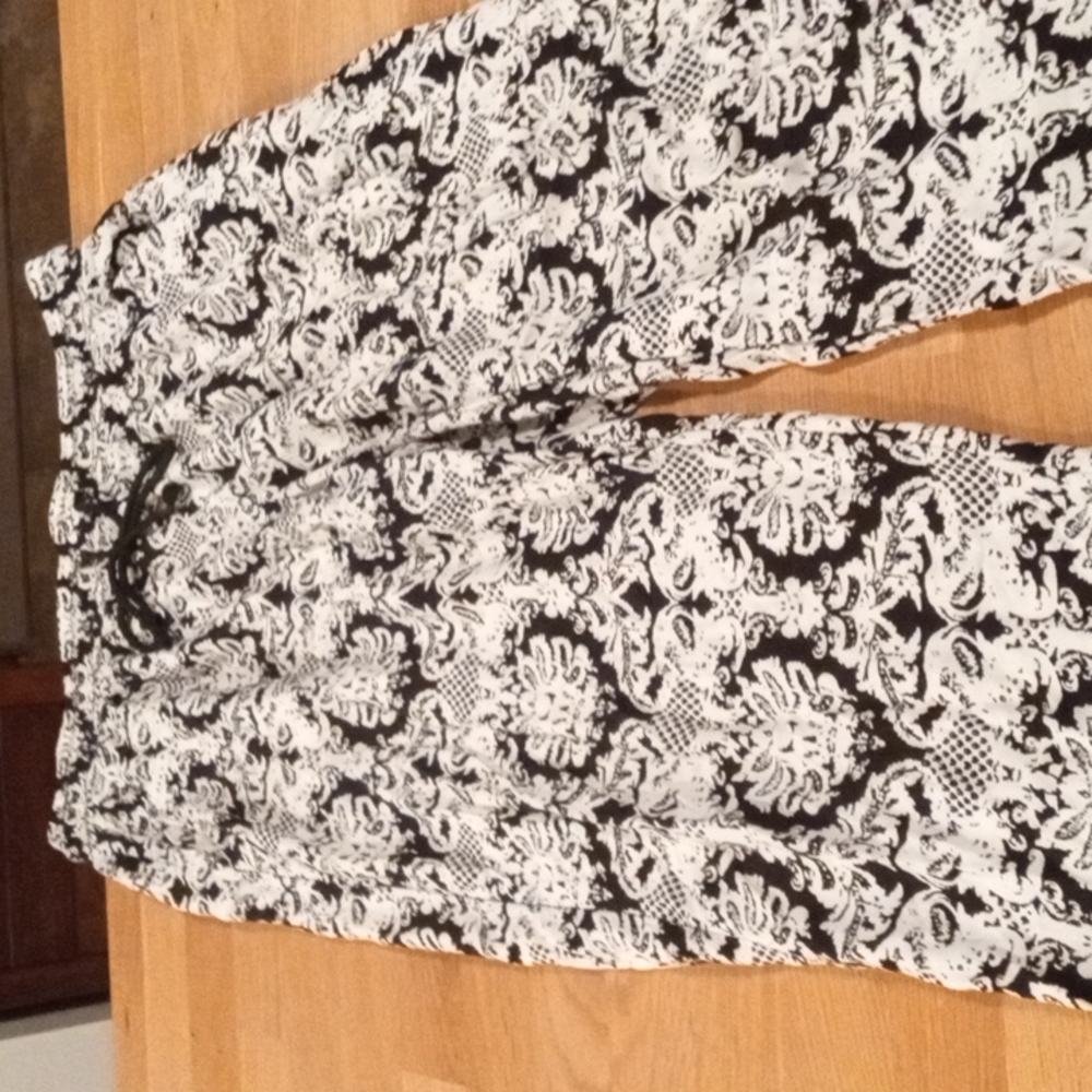 Black&White Harem Style Loungers